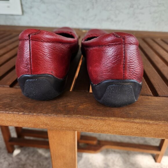 Clarks Artisan Women's Leather Burgundy Flats Size 8M Wine-coloured Flat Shoes - Picture 6 of 9